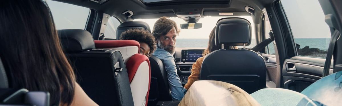 A Guide to Choosing a Rental Car for Large Families